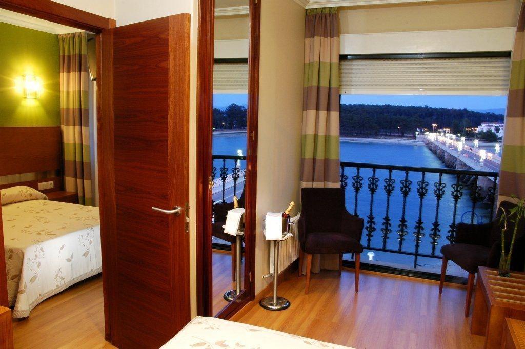 Hotel Puente De La Toja Эль-Грове Экстерьер фото