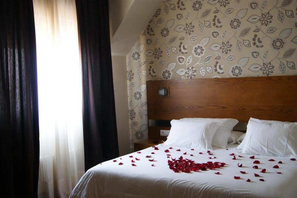 Hotel Puente De La Toja Эль-Грове Экстерьер фото